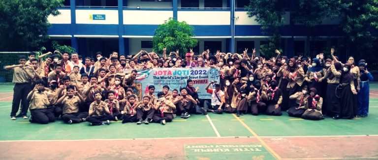 Kegiatan Pramuka Pangkalan SMP Negeri 4 Kota Tangerang Dalam Mengikuti JOTA – JOTI Yang Didukung ORARI Lokal Kota Tangerang